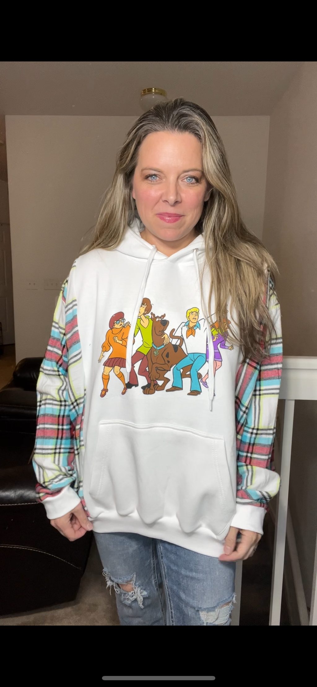 Upcycled Scooby Doo – women’s 2X – midweight sweatshirt with flannel sleeves￼