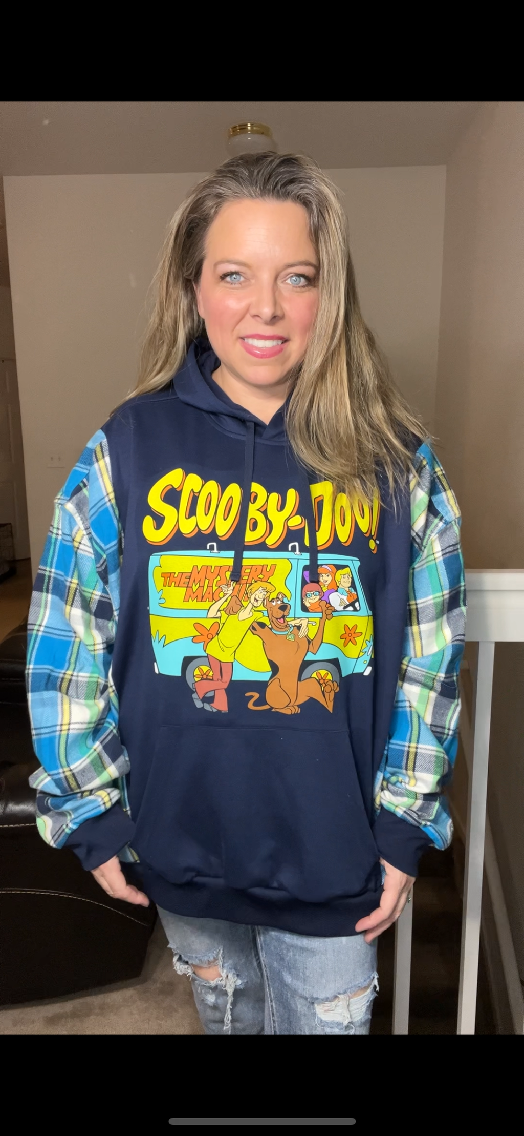 Upcycled Scooby Doo – women’s 3X – dry fit sweatshirt with flannel sleeves￼