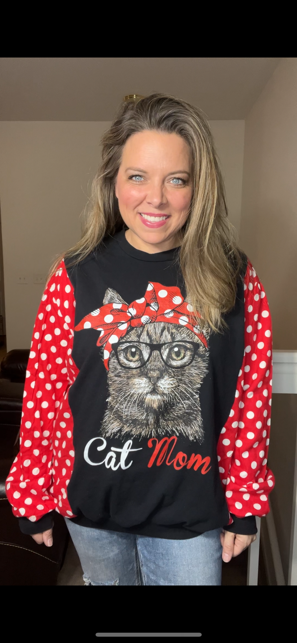 Upcycled Cat mom – women’s 1X – T-shirt, with soft fleece cotton sleeves￼