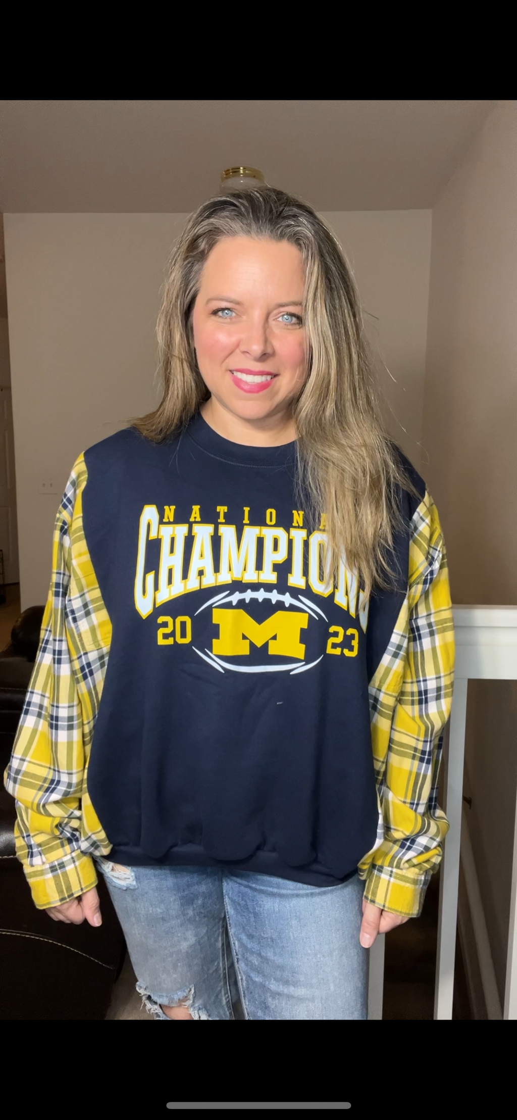 Upcycled U of M – women’s XL – midweight sweatshirt with thin flannel slaves￼