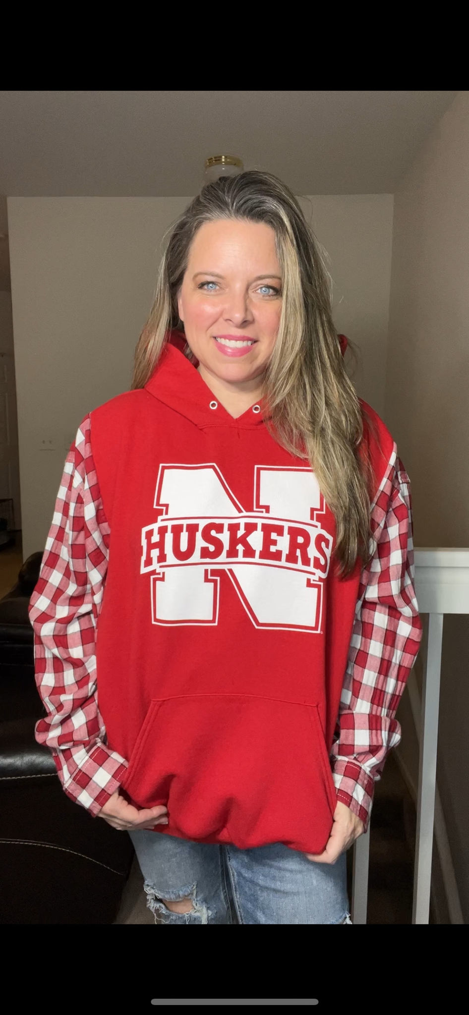 Upcycled Huskers – women’s 2X – midweight sweatshirt with thin flannel sleeves￼