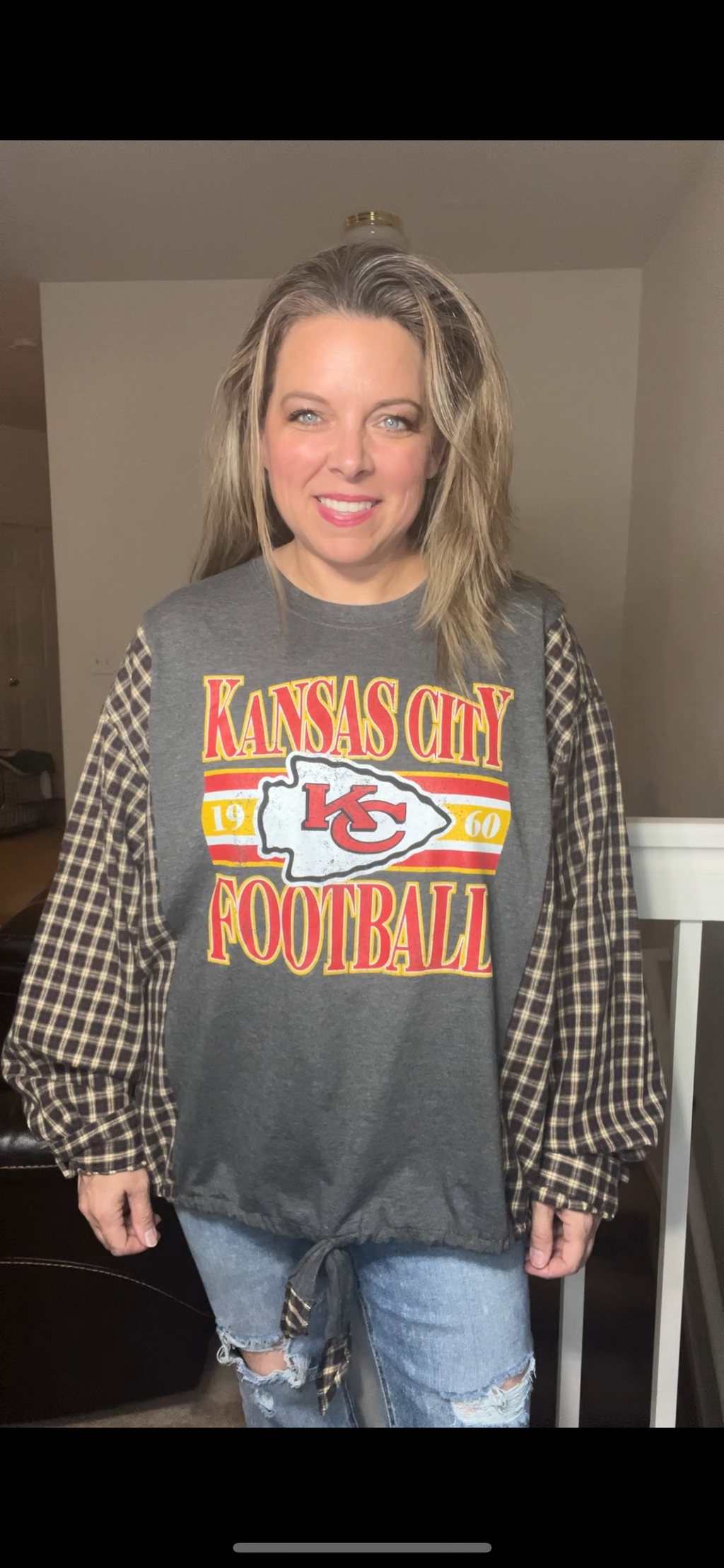 Upcycled Chiefs – women’s 1X – T-shirt with flannel sleeves￼