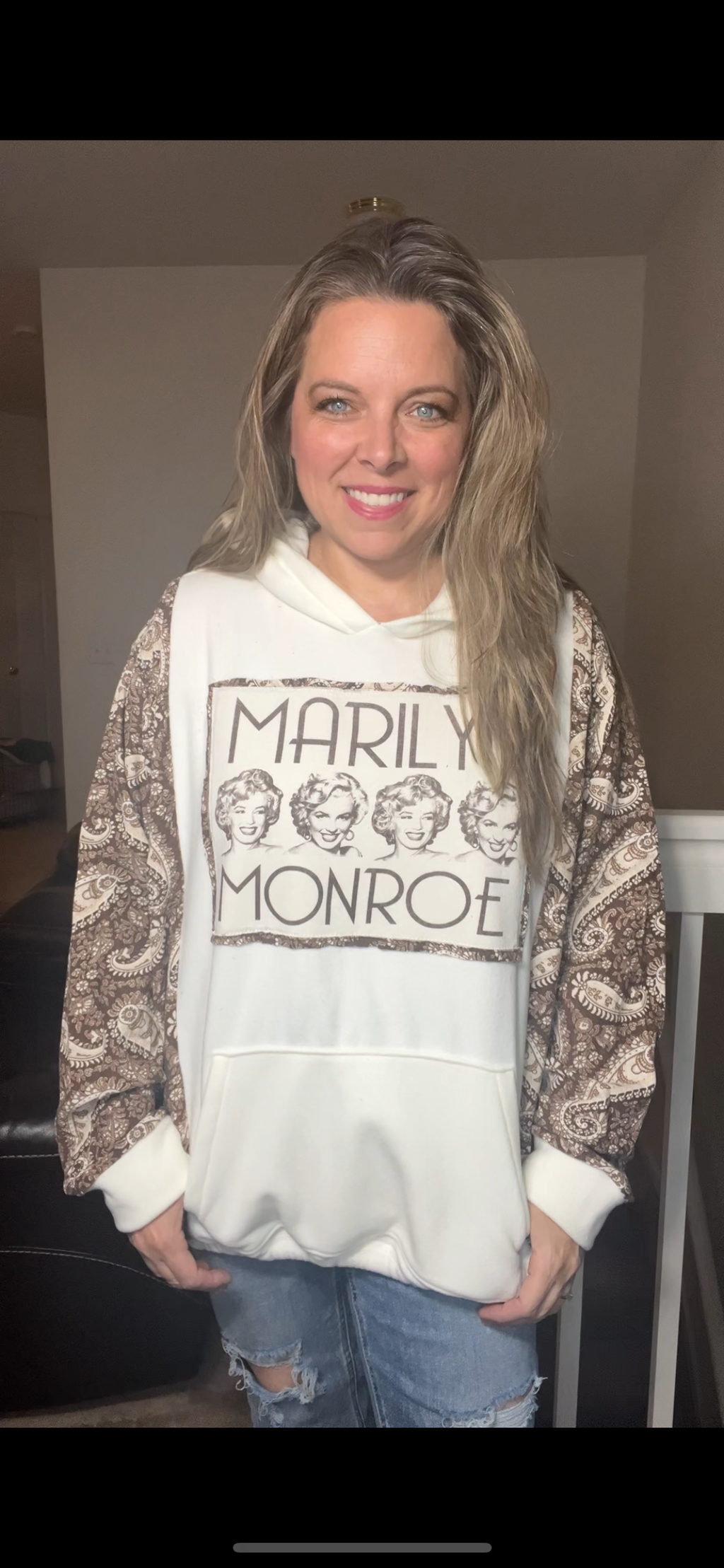 Upcycled Marilyn – women’s 1X/2X – fleece sweatshirt with soft corduroy sleeves￼