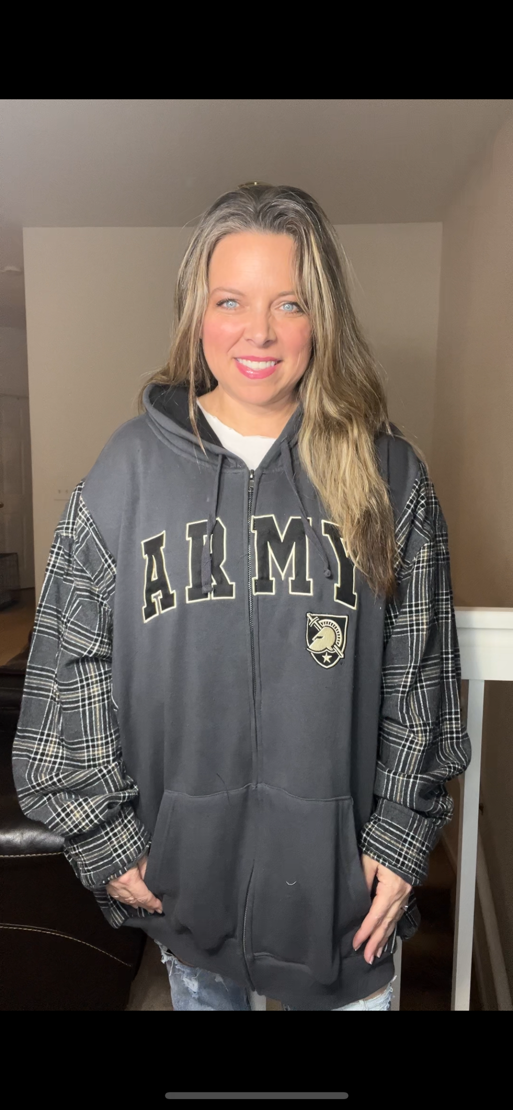 Upcycled Army – women’s 4X/5X – midweight sweatshirt with flannel sleeves