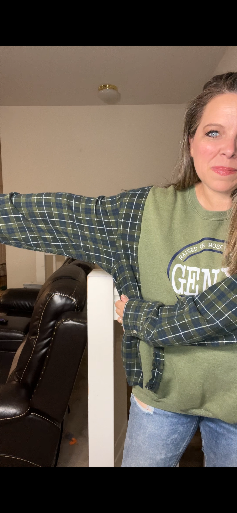 Upcycled Gen X green – women’s 1X midweight sweatshirt with flannel sleeves