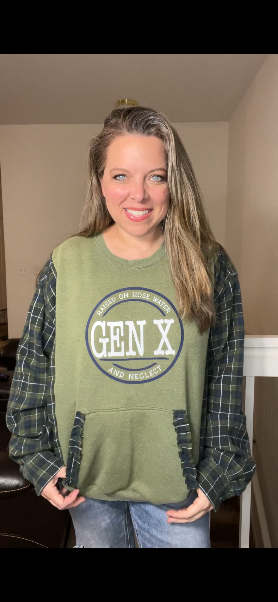 Upcycled Gen X green – women’s 1X midweight sweatshirt with flannel sleeves