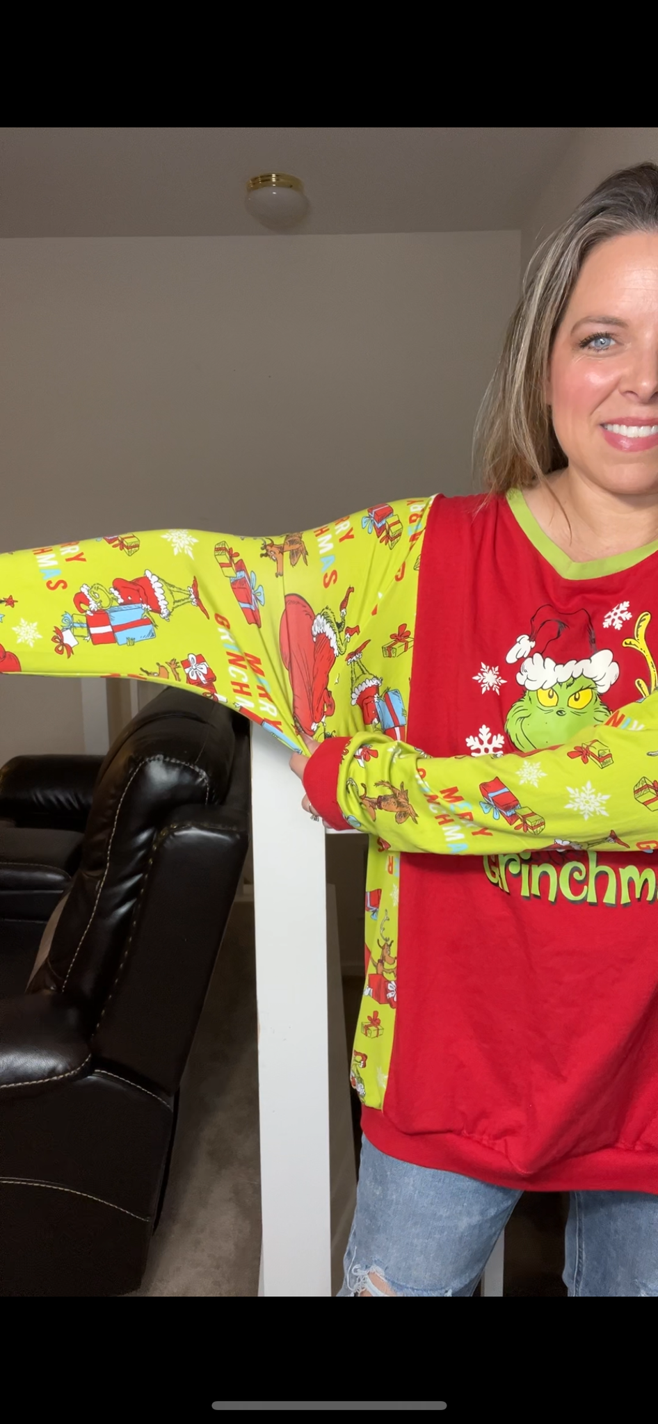 Upcycled Grinch – women’s 2X – T-shirt with stretchy sleeves