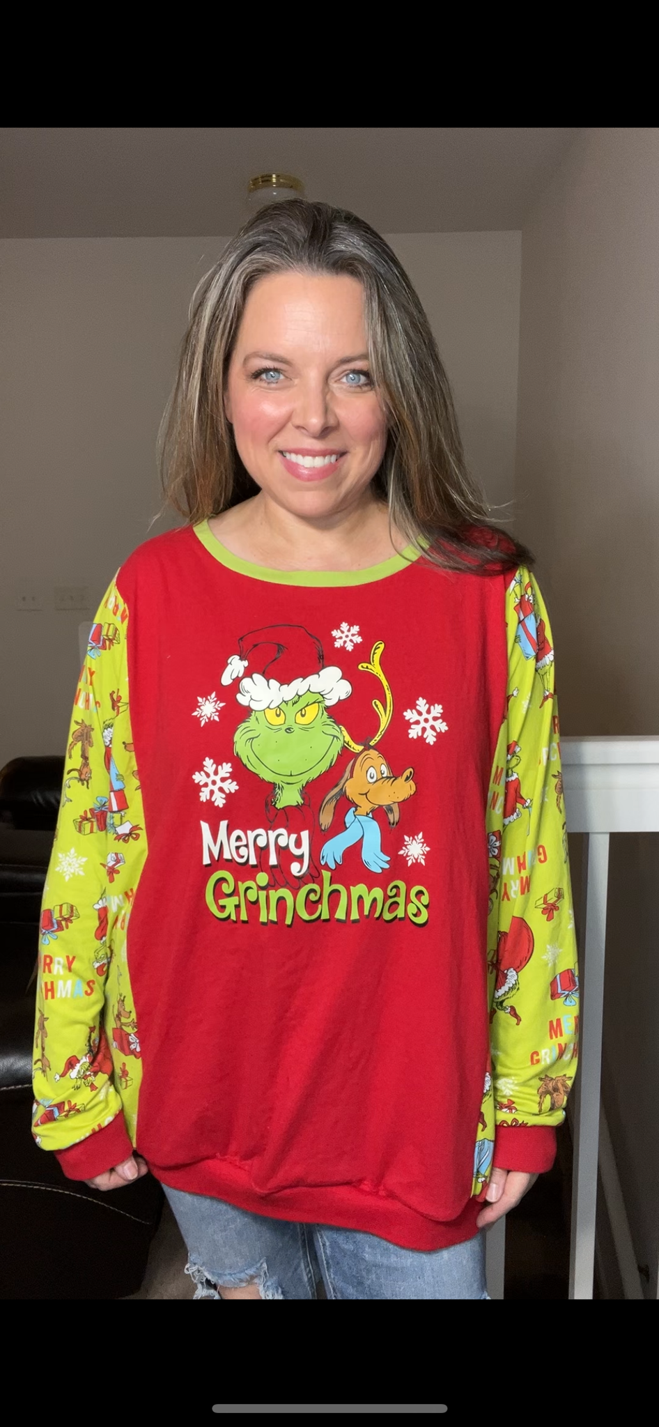 Upcycled Grinch – women’s 2X – T-shirt with stretchy sleeves