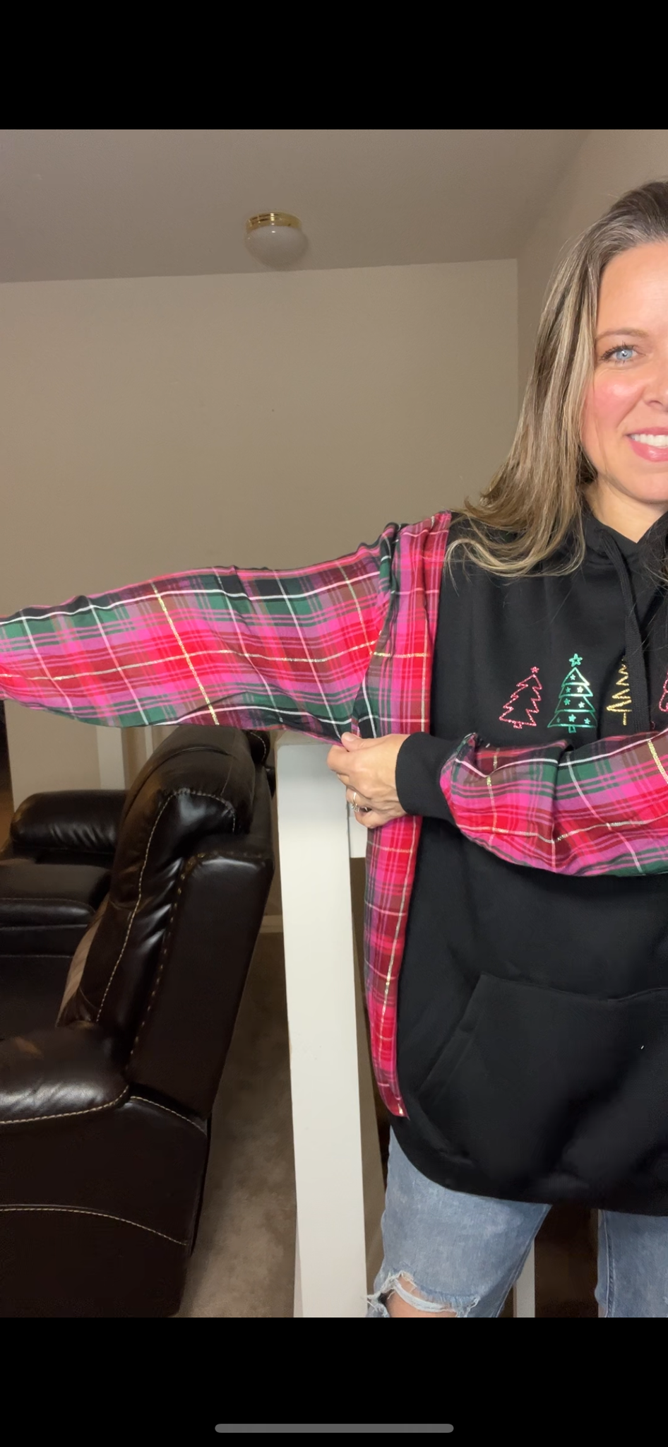 Upcycled Merry trees – women’s 2X/3X – midweight sweatshirt with thin flannel sleeves