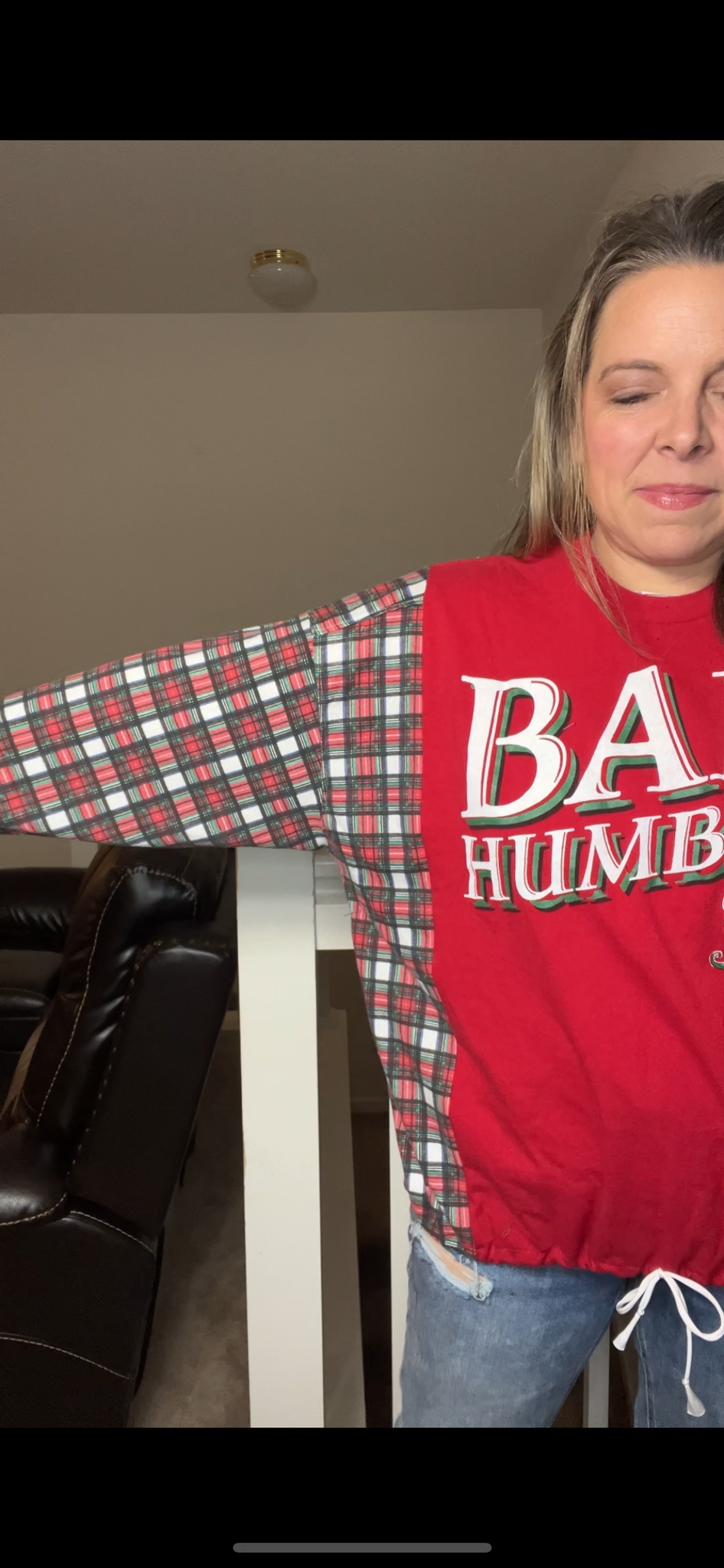 Upcycled Bah Humbug - women's large – T-shirt with stretchy sleeves ￼