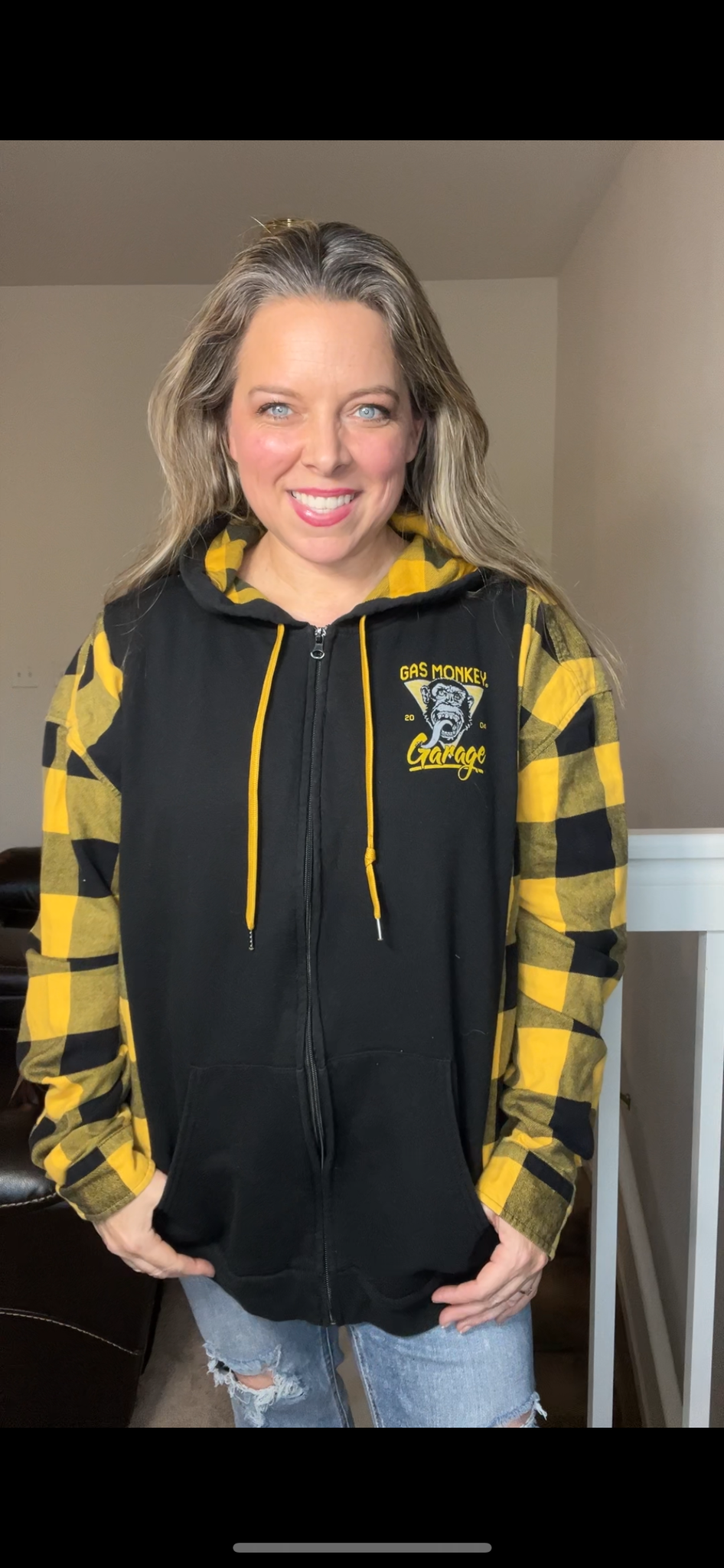 Upcycled Gas monkey – women’s 1X – zip sweatshirt with flannel sleeves￼