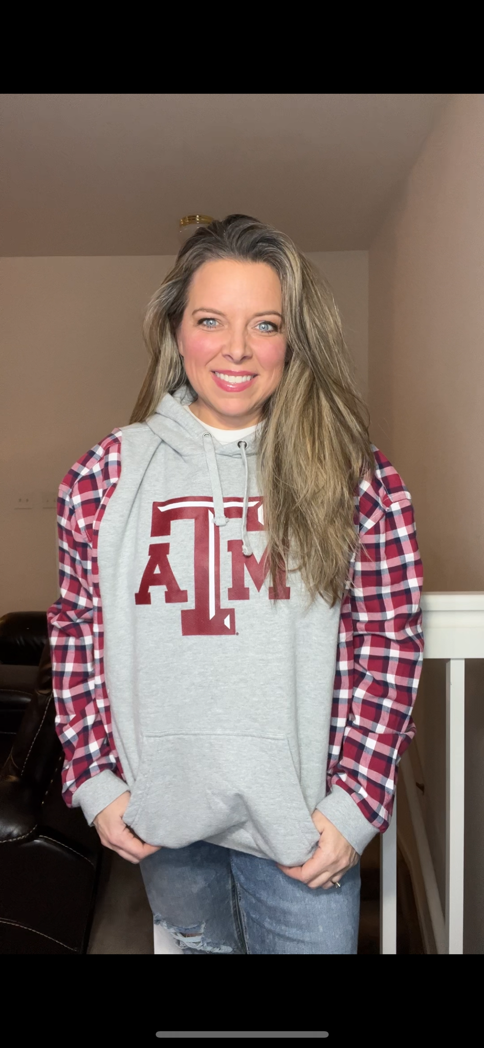 Texas A&M - woman’s L/XL – thick sweatshirt with cotton sleeves ￼￼