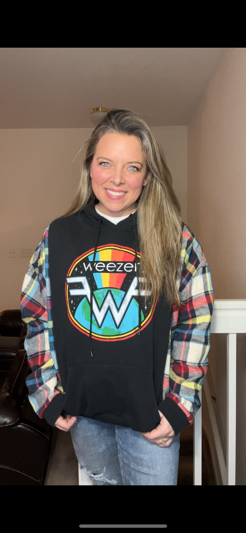 Weezer - women’s large – midweight sweatshirt with flannel sleeves ￼