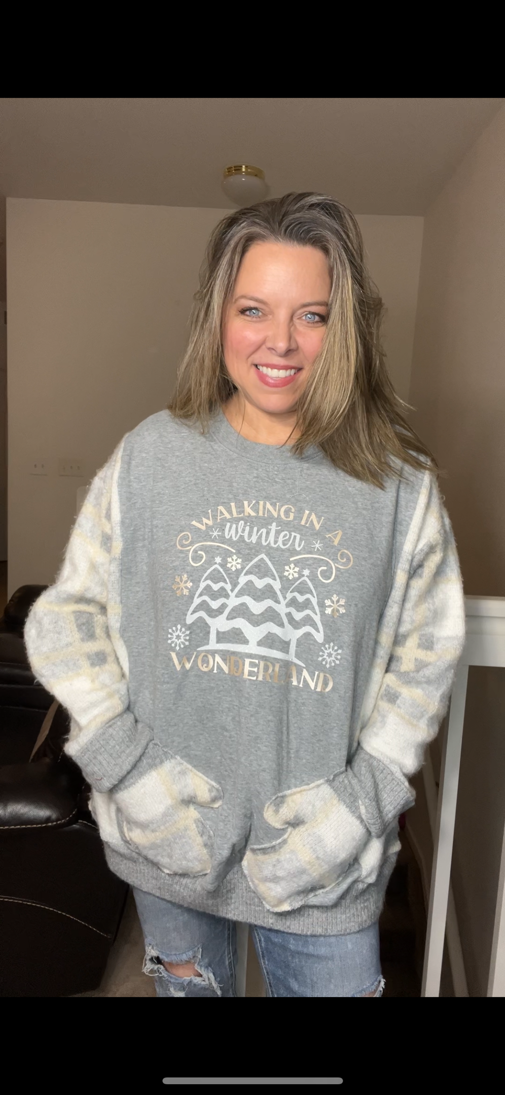 Upcycled wonderland – women’s 3X – midweight sweatshirt with soft sweater sleeves – normal pocket can replace mittens