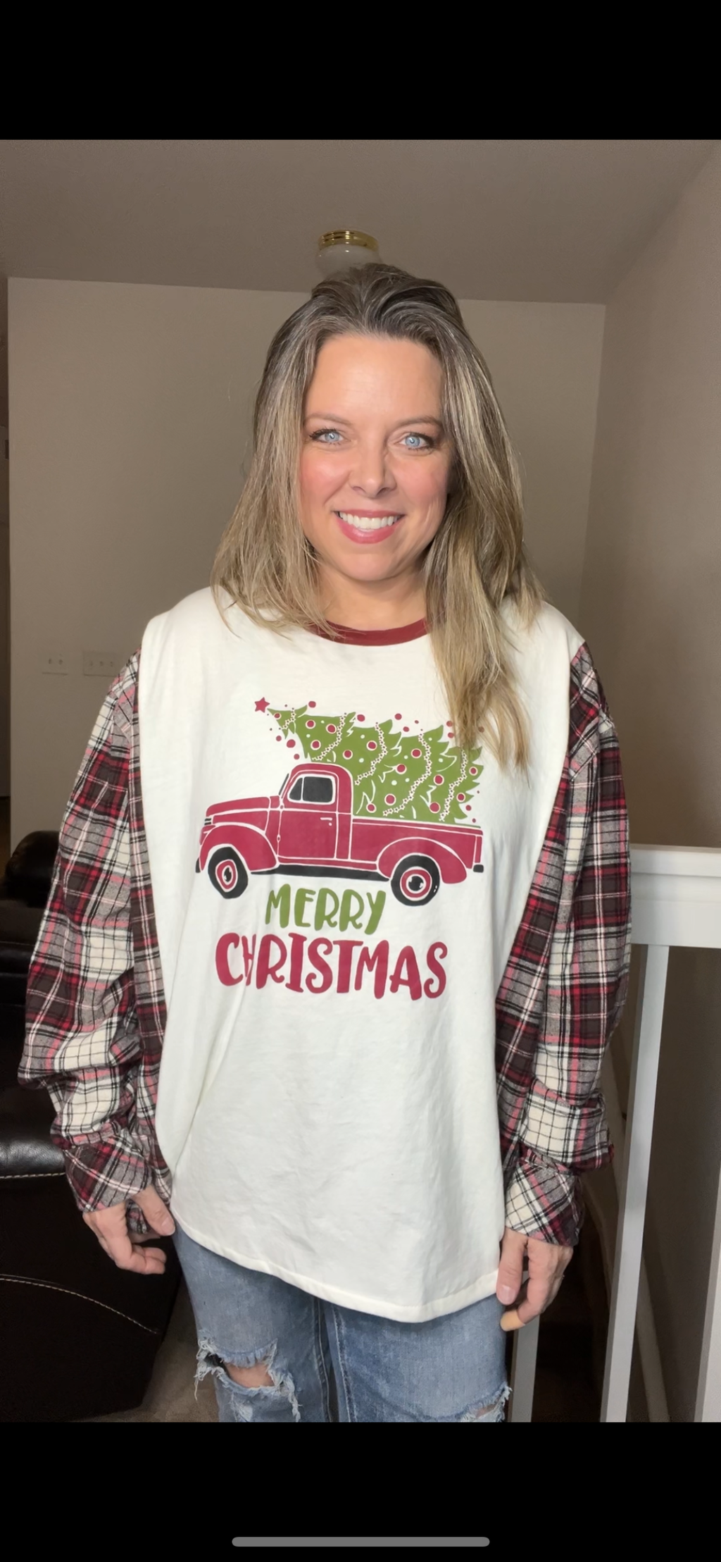 Upcycled Truck – women’s 3X – T-shirt with flannel sleeves