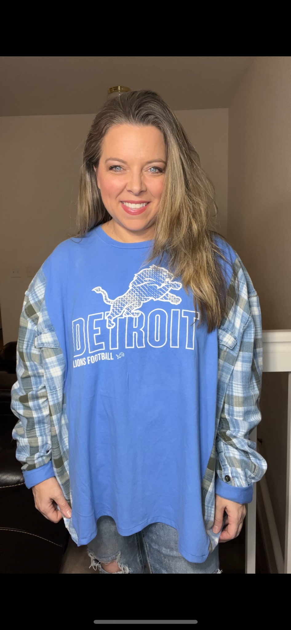 Upcycled lions – women’s 3X/4X – T-shirt with denim sleeves