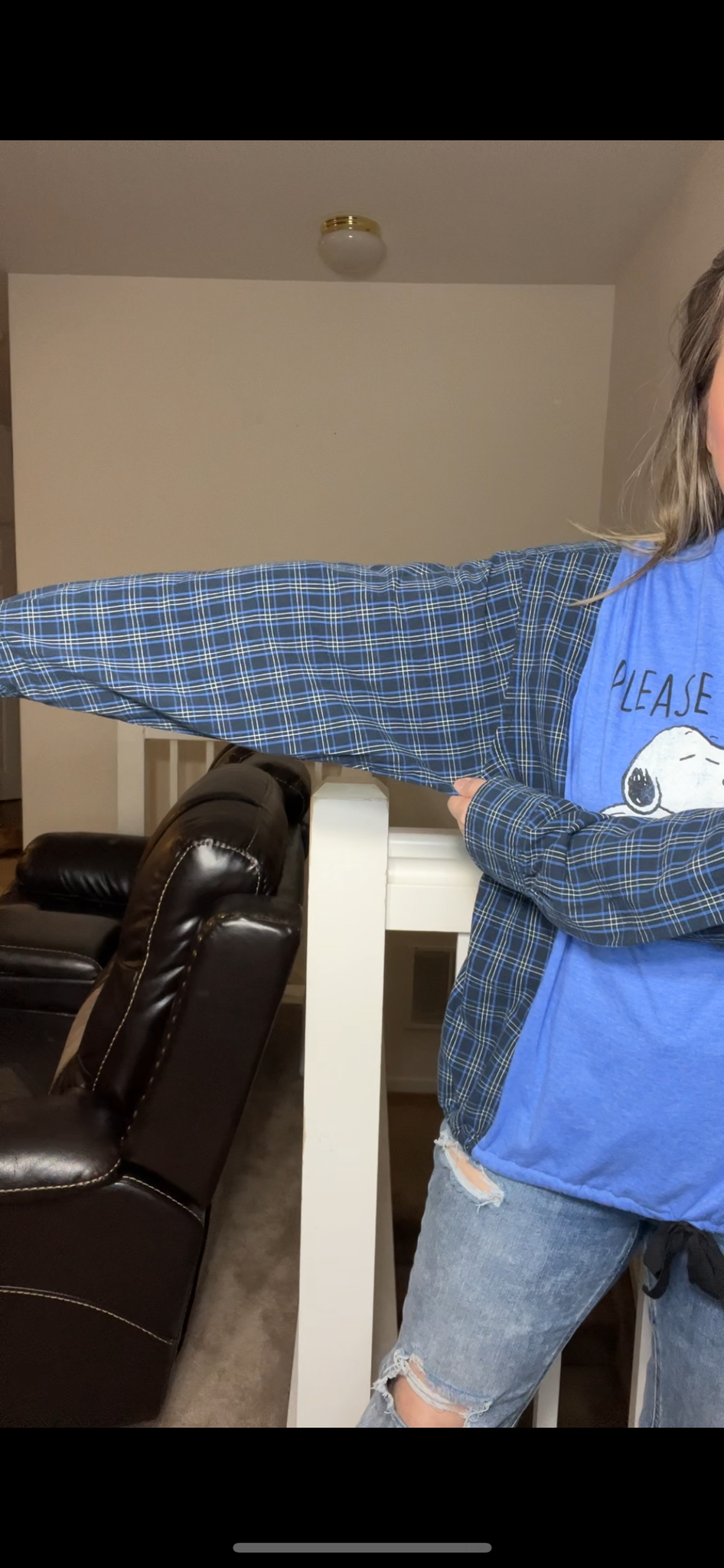 Upcycled Blue snoopy – women’s XL – thin T-shirt with flannel sleeves