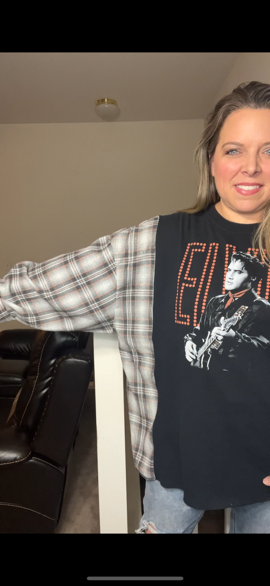 Upcycled Elvis – women’s 3X – T-shirt with flannel sleeves