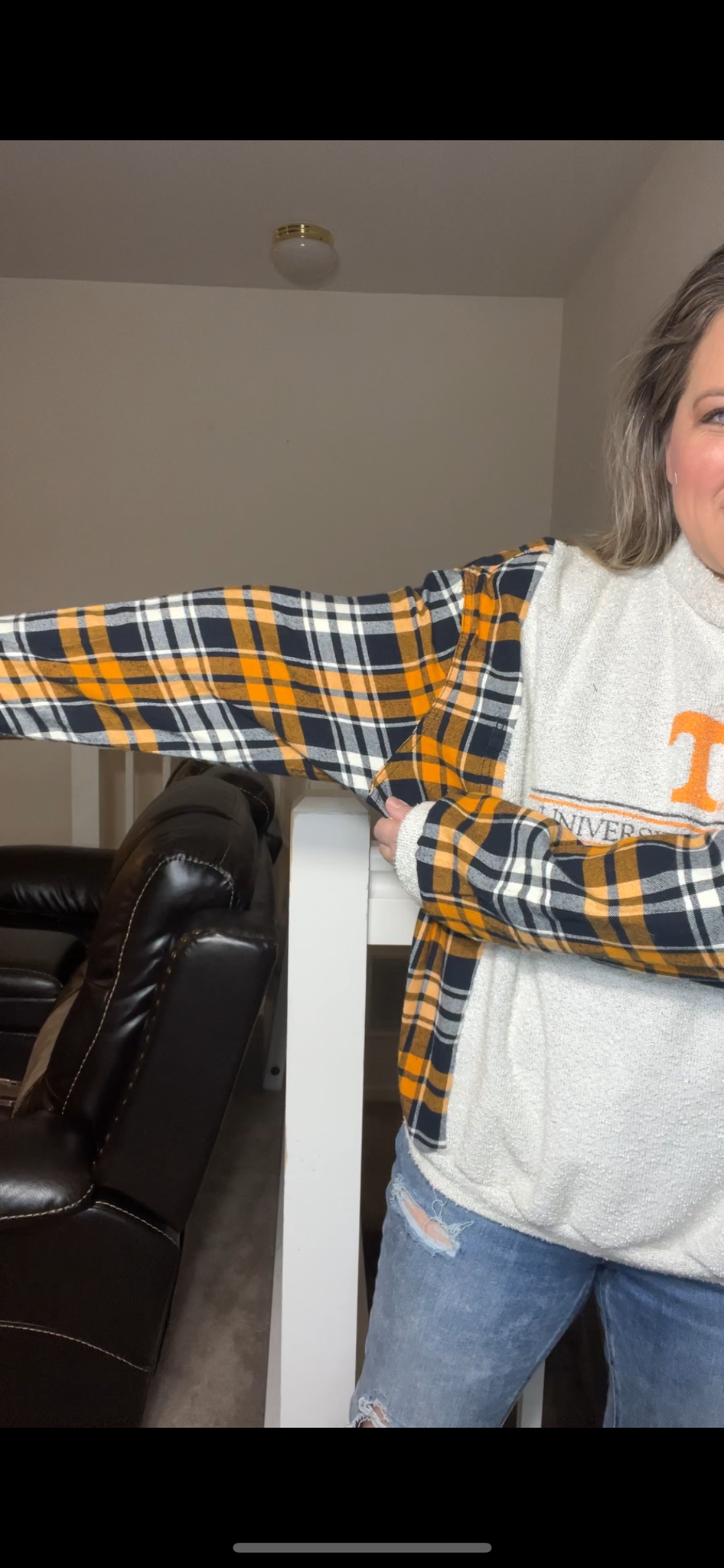 Upcycled Tennessee – women’s large – textured sweatshirt with flannel sleeves