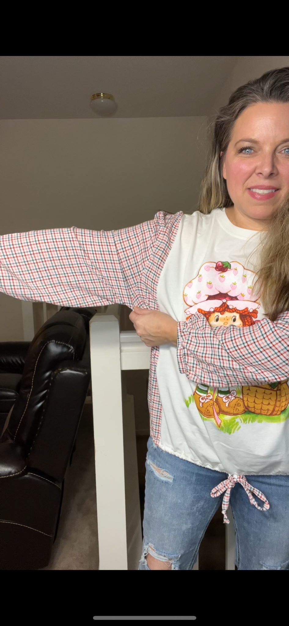 Upcycled Strawberry shortcake – women’s medium/large – T-shirt with thin sleeves