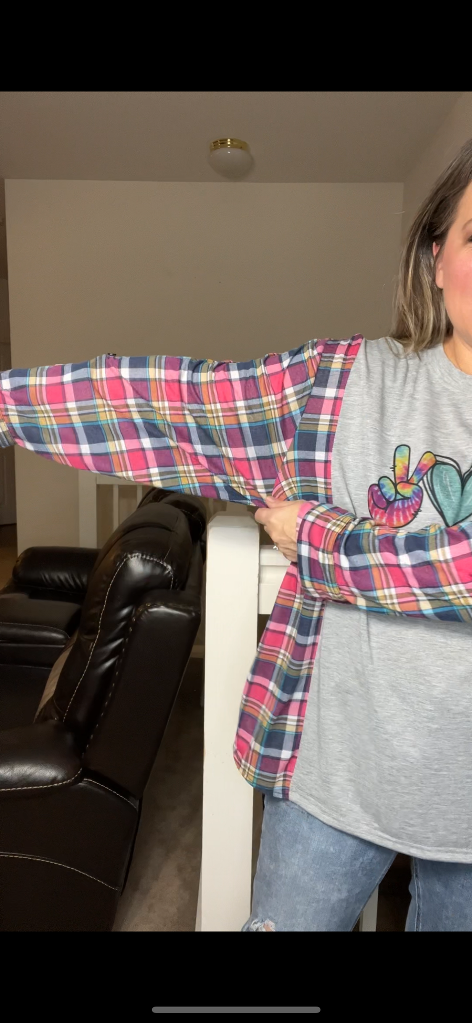 Upcycled Jeep – women’s 1X/2X – thin T-shirt, with thin flannel sleeves