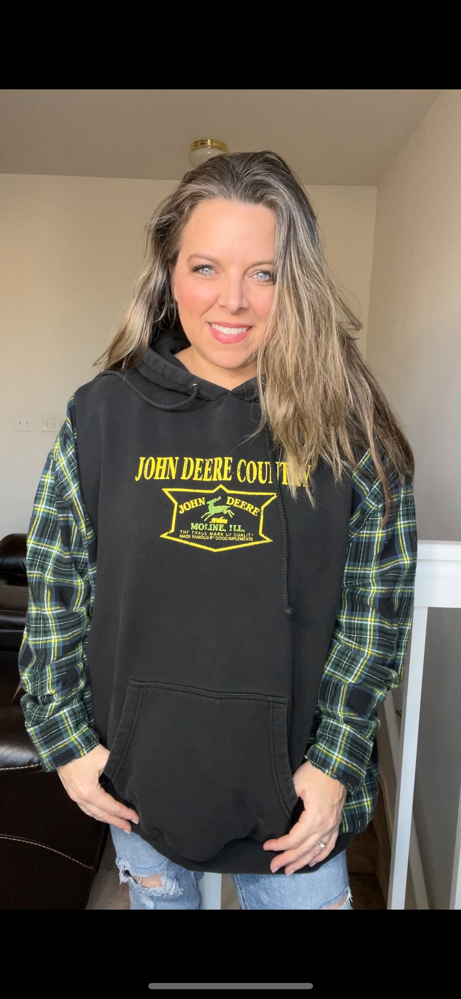 Upcycled John Deere – women’s 3X – midweight sweatshirt with flannel sleeves