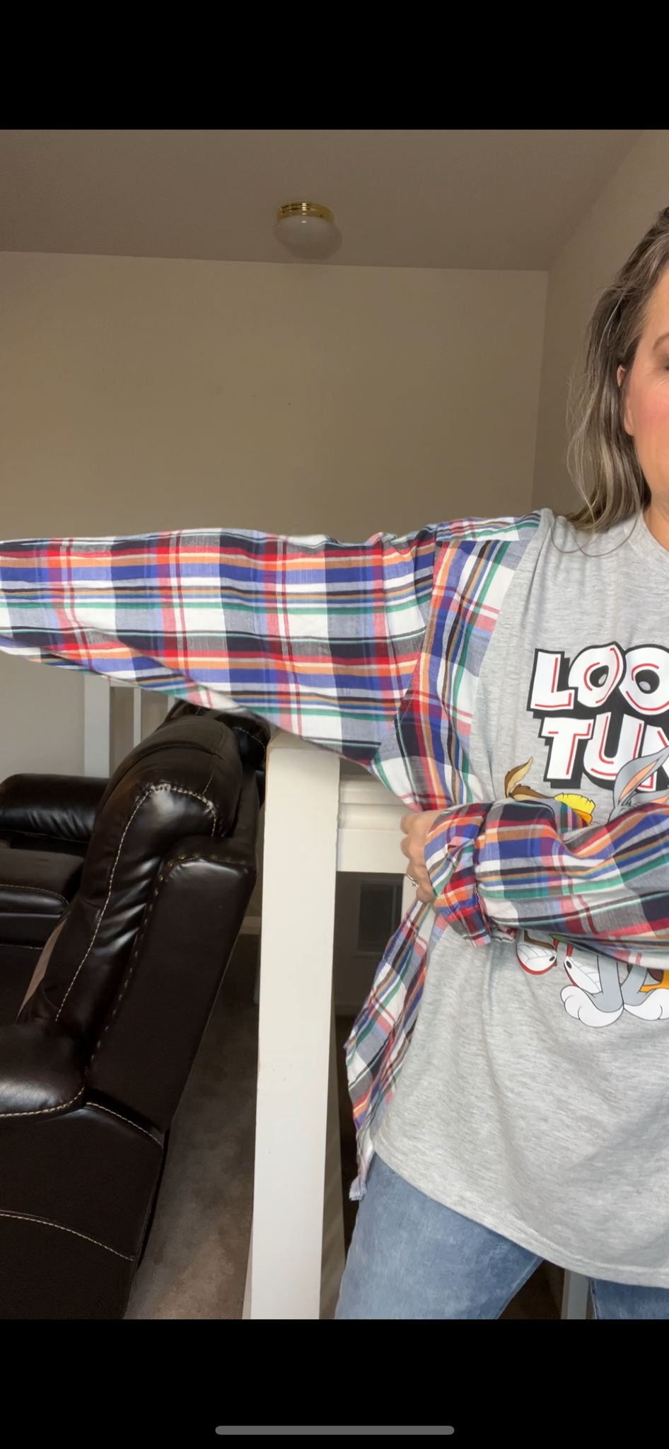 Upcycled Looney Tunes - women’s 2X – T-shirt with flannel sleeves