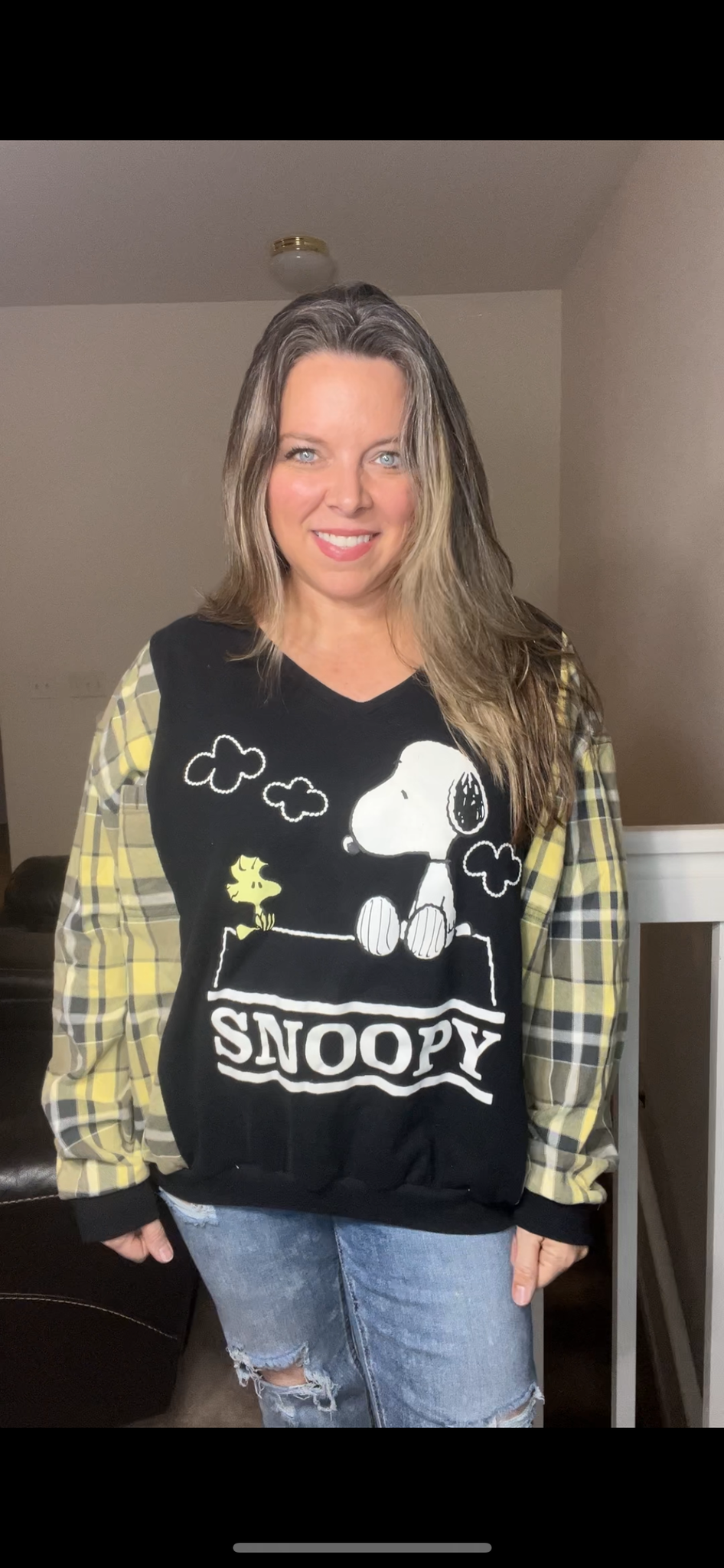 Upcycled Snoopy – women’s XL T-shirt with flannel sleeves