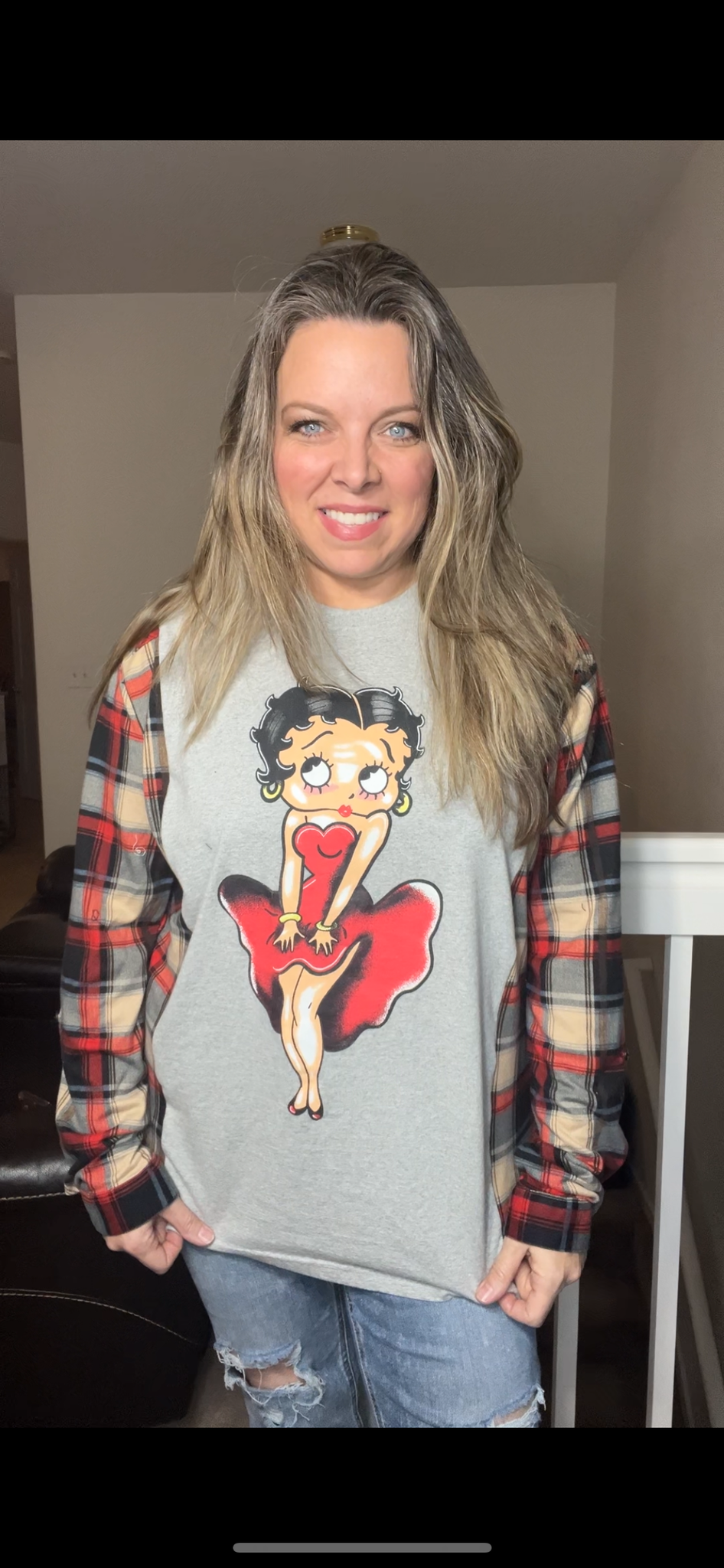 Upcycled Betty Boop – women’s XL long T-shirt with stretchy sleeves