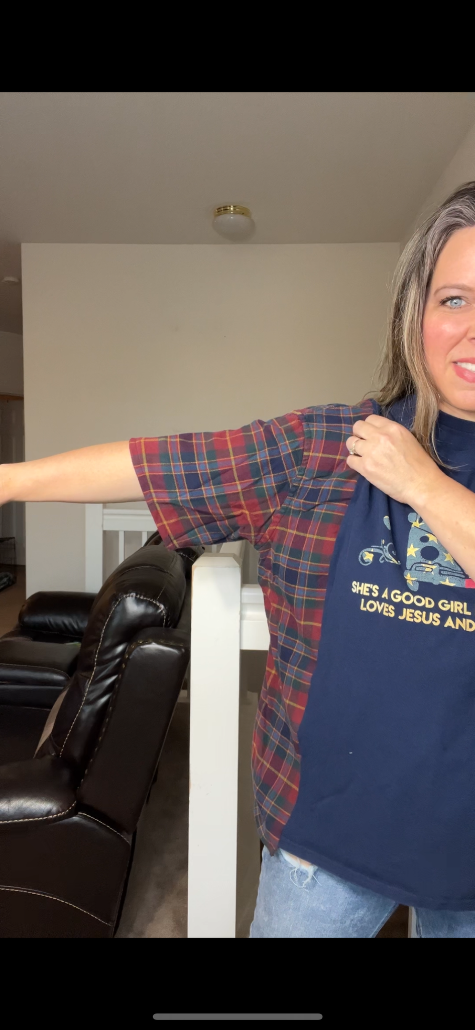 Upcycled Volkswagen – women’s 1X/2X T-shirt with short flannel sleeves