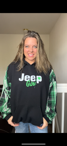 Upcycled Jeep – women’s 1X/2X midweight sweatshirt with thin flannel sleeves