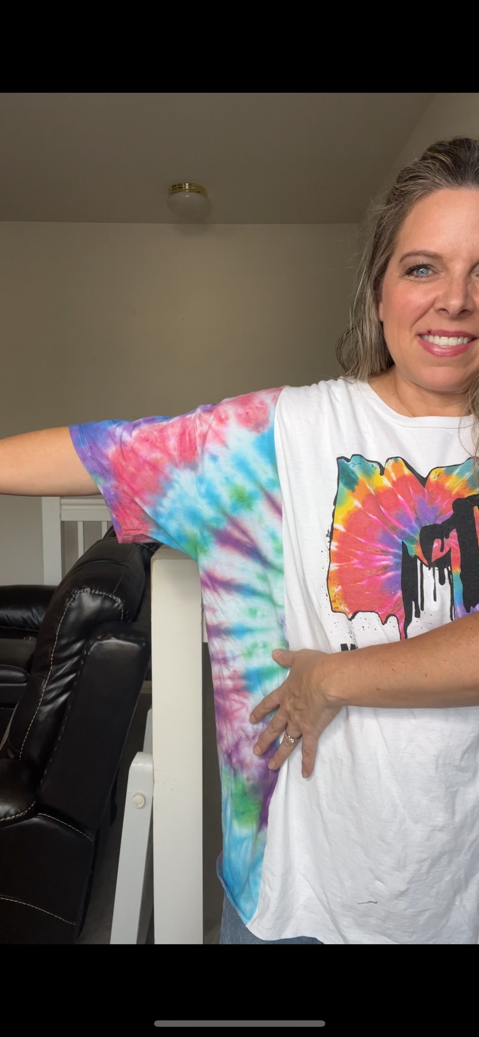 Upcycled MTV – women’s 3X T-shirt with T-shirt sleeves