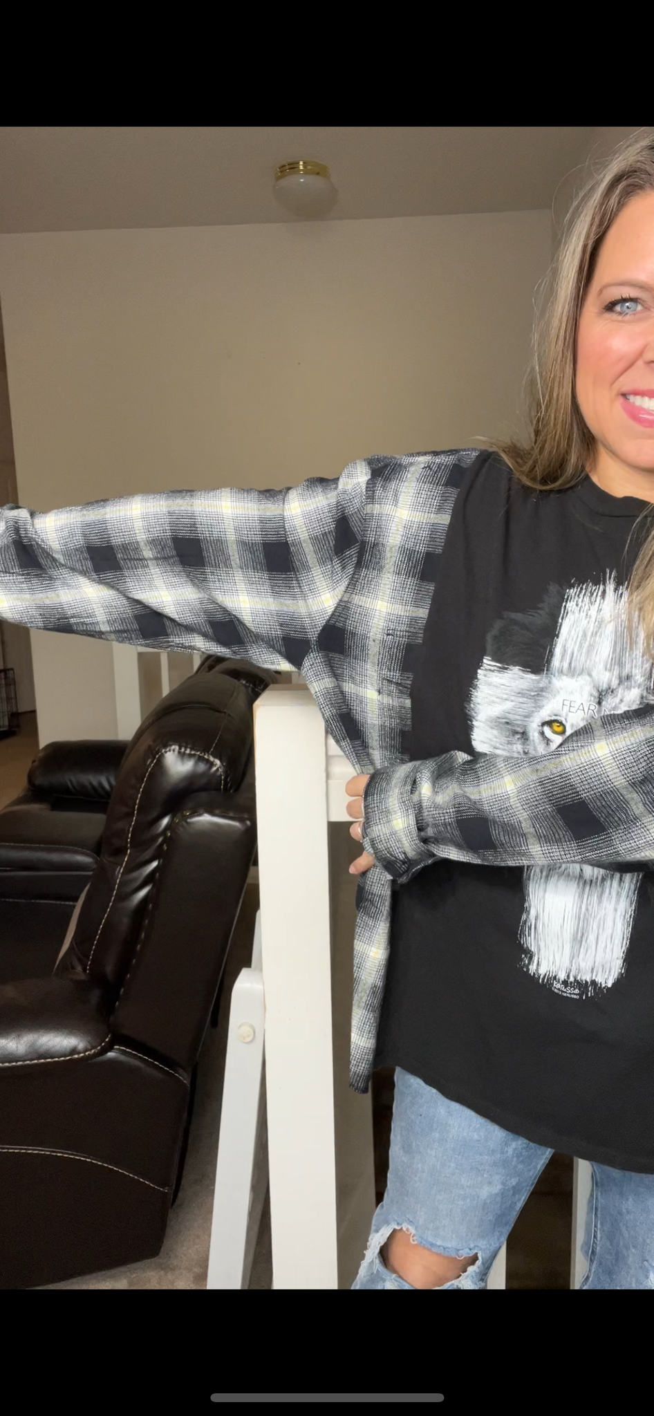 Upcycled Lion cross – women’s 2X/3X T-shirt with flannel sleeves