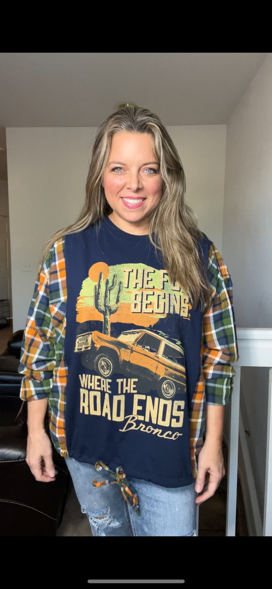 Upcycled Bronco – women’s 1X – T-shirt with flannel sleeves ￼