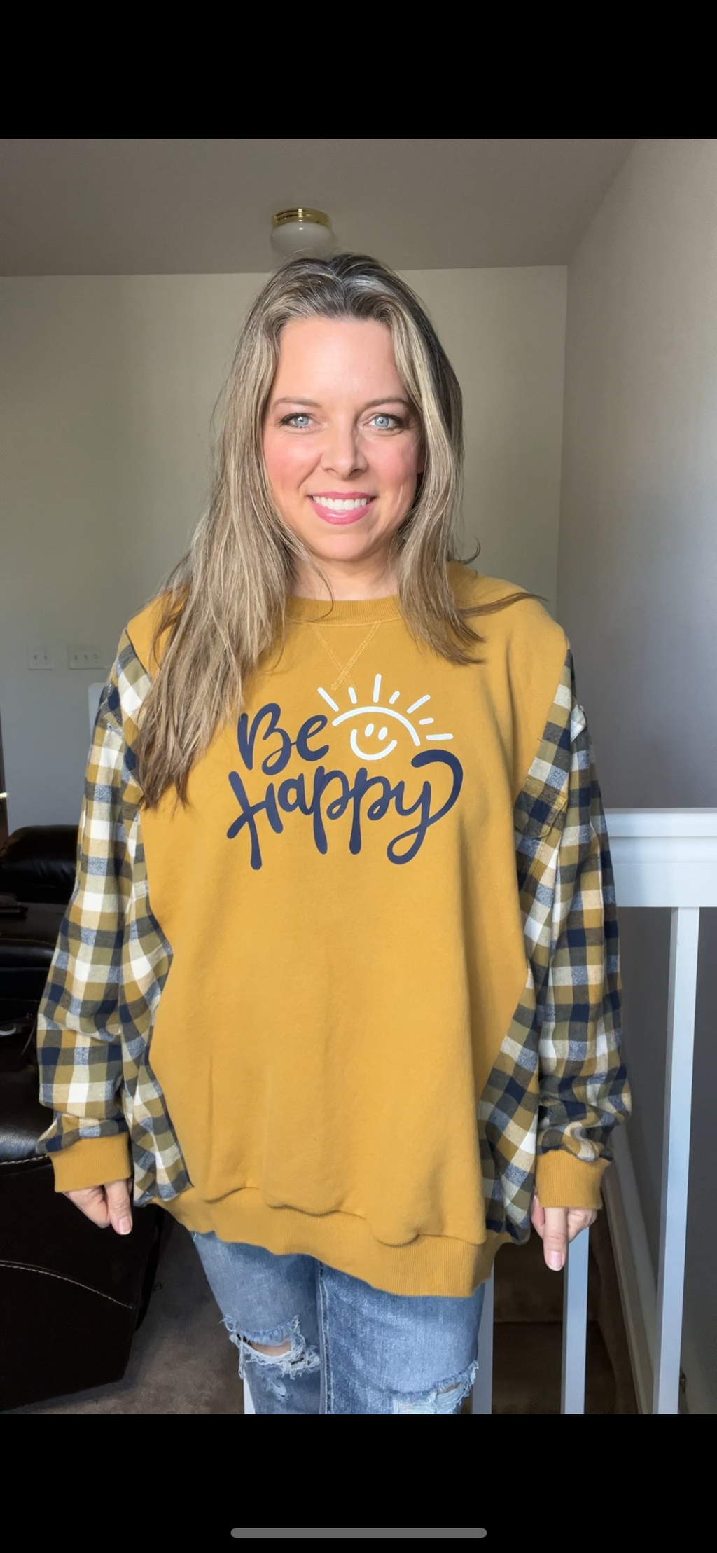 Upcycled Be happy – women’s 2X – French terry sweatshirt with flannel sleeves￼