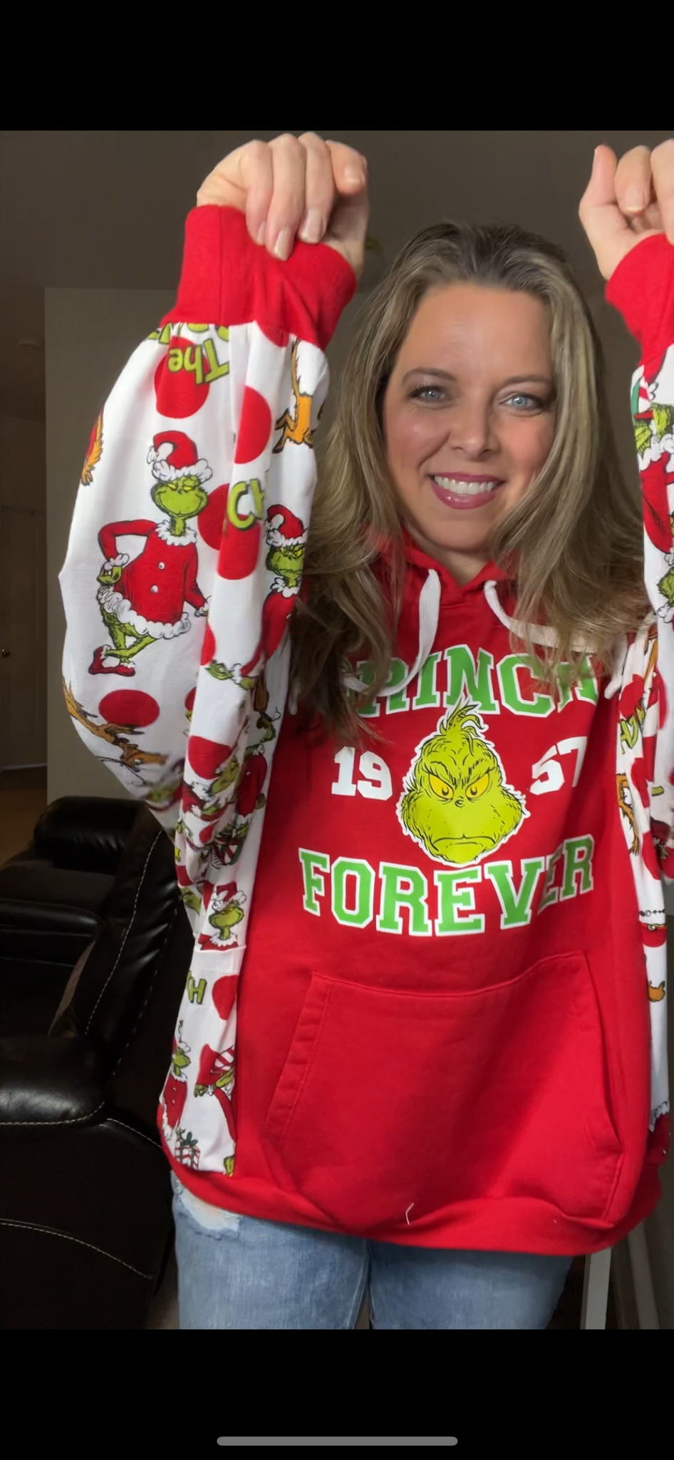 Upcycled Grinch red – women’s XL/1X – midweight sweatshirt with stretchy sleeves￼