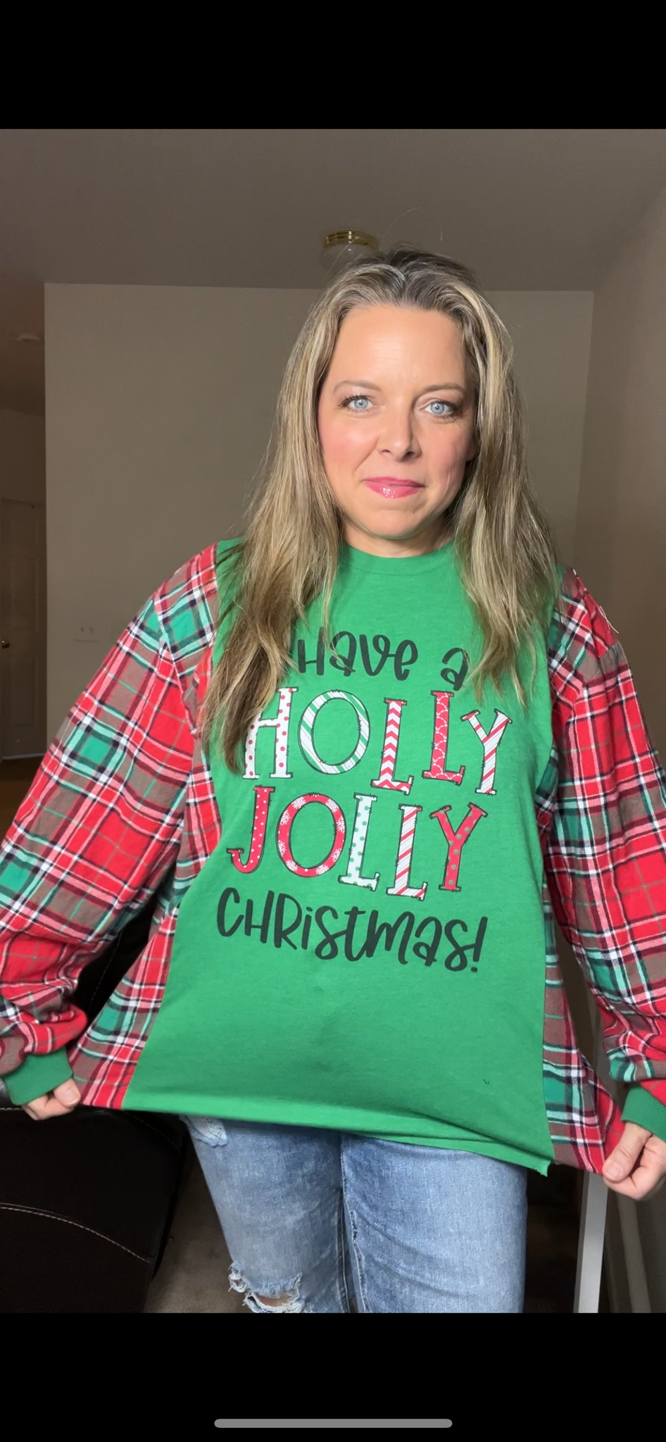 Upcycled Holly Jolly – women’s XL/1X T-shirt with flannel sleeves￼