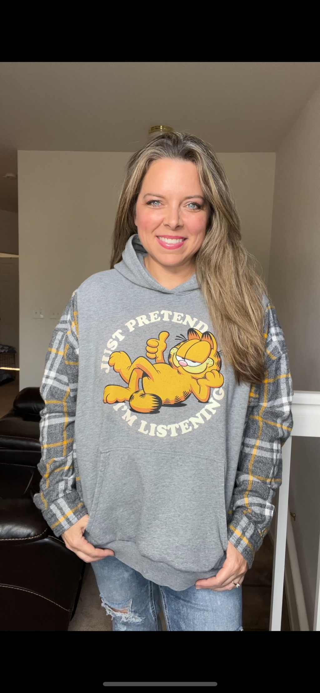 Upcycled Garfield – women’s XL/1X – midweight sweatshirt with flannel sleeves￼