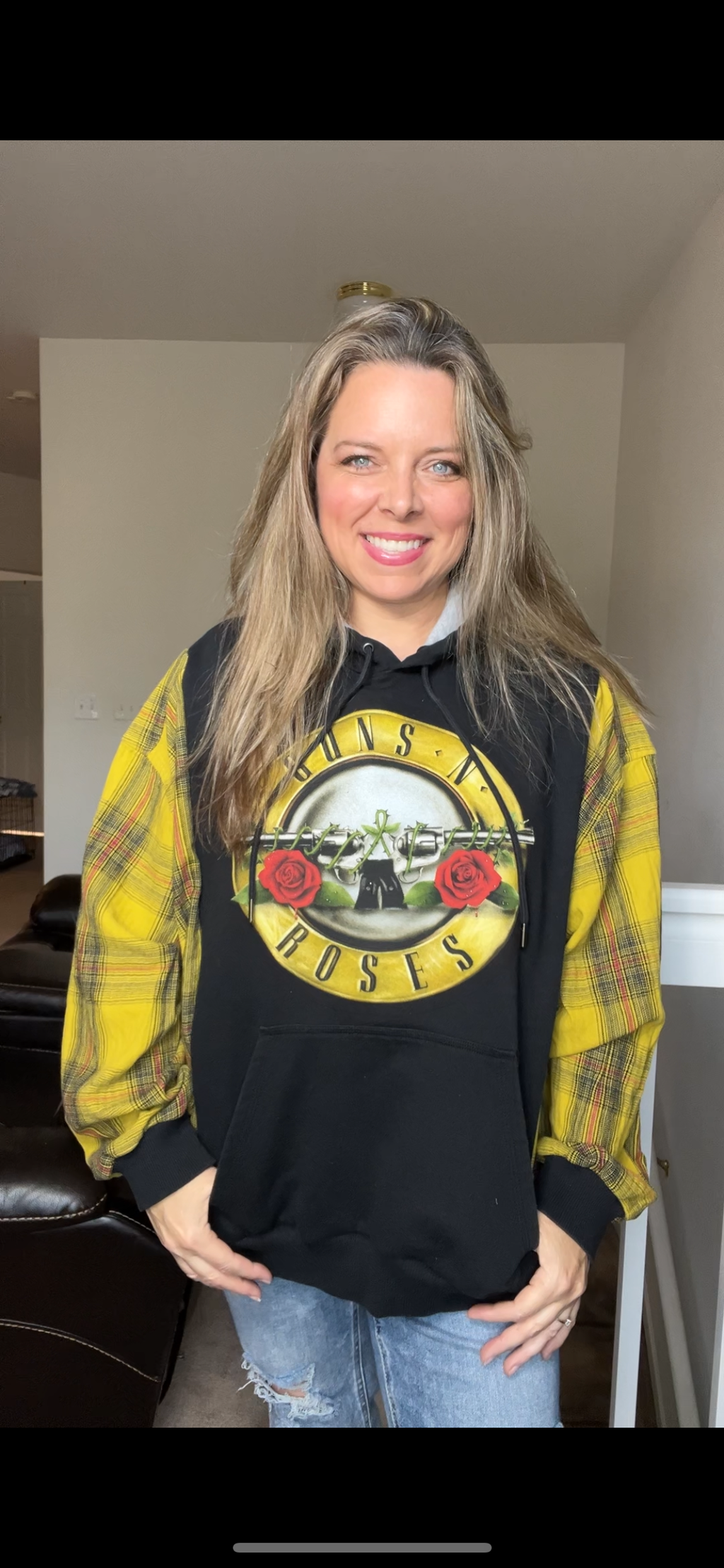 Upcycled Guns N’ Roses – women’s XL/1X – midweight sweatshirt with flannel sleeves￼