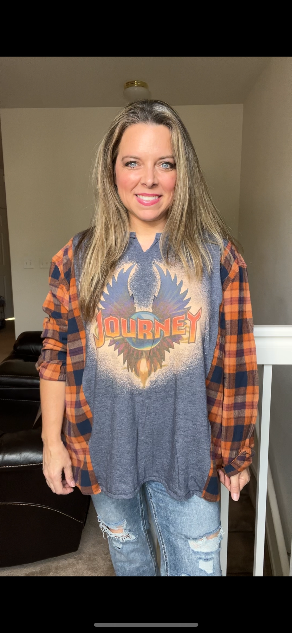 Upcycled Journey – women’s XL/1X – thin T-shirt with flannel sleeves￼