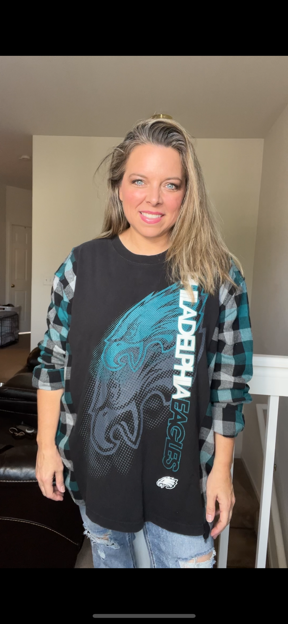 Upcycled Eagles – women’s 1X/2X – T-shirt with flannel sleeves￼