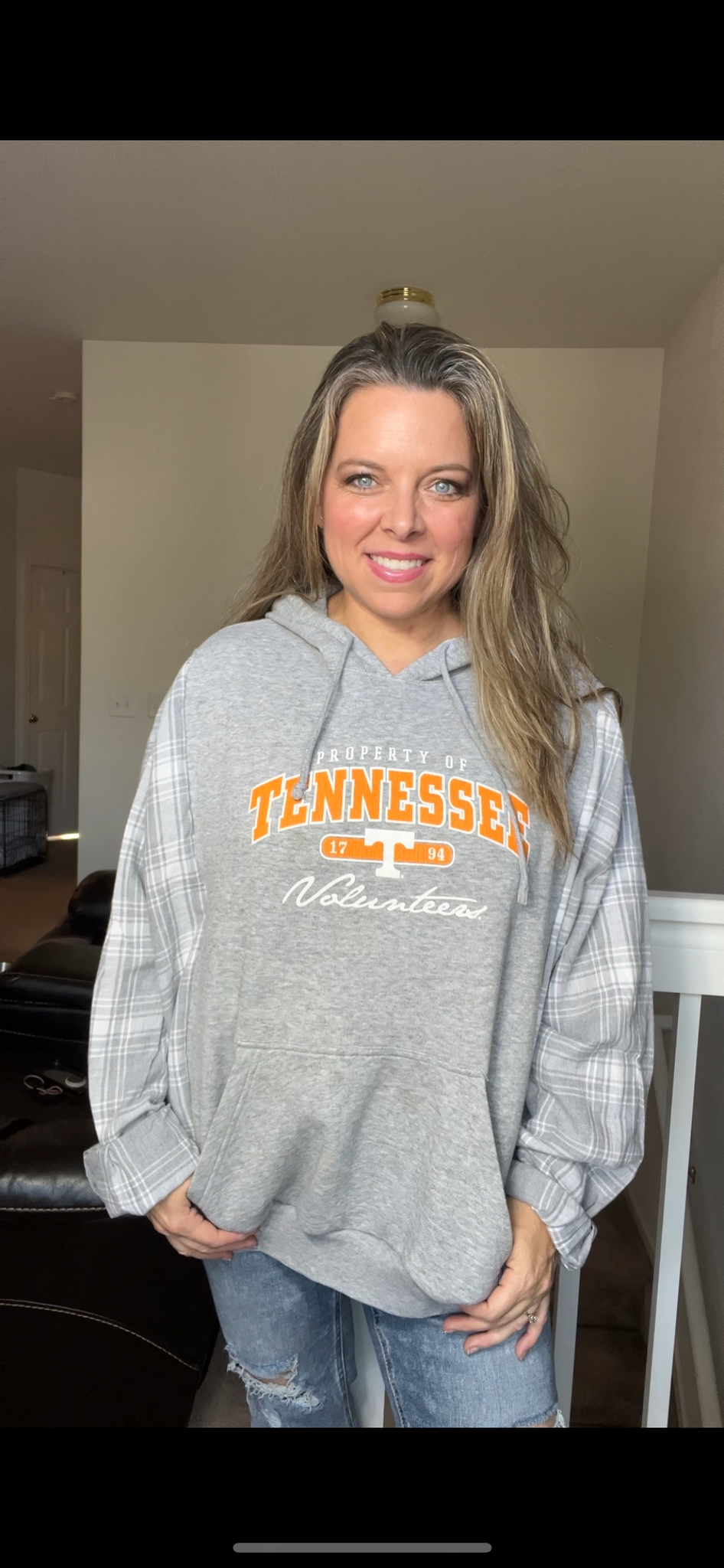 Upcycled Tennessee – woman’s XL – midweight sweatshirt with flannel sleeves￼