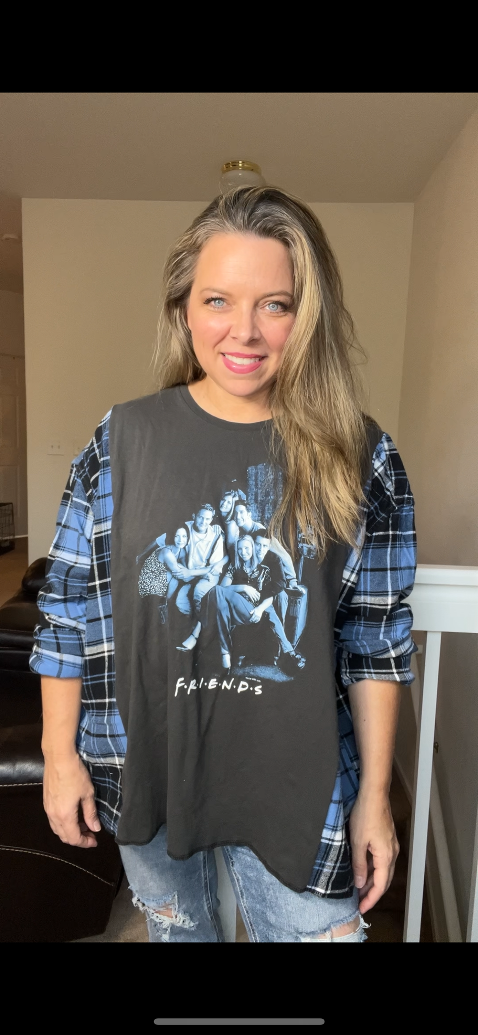 Upcycled Friends – women’s XL/1X – T-shirt with flannel sleeves￼
