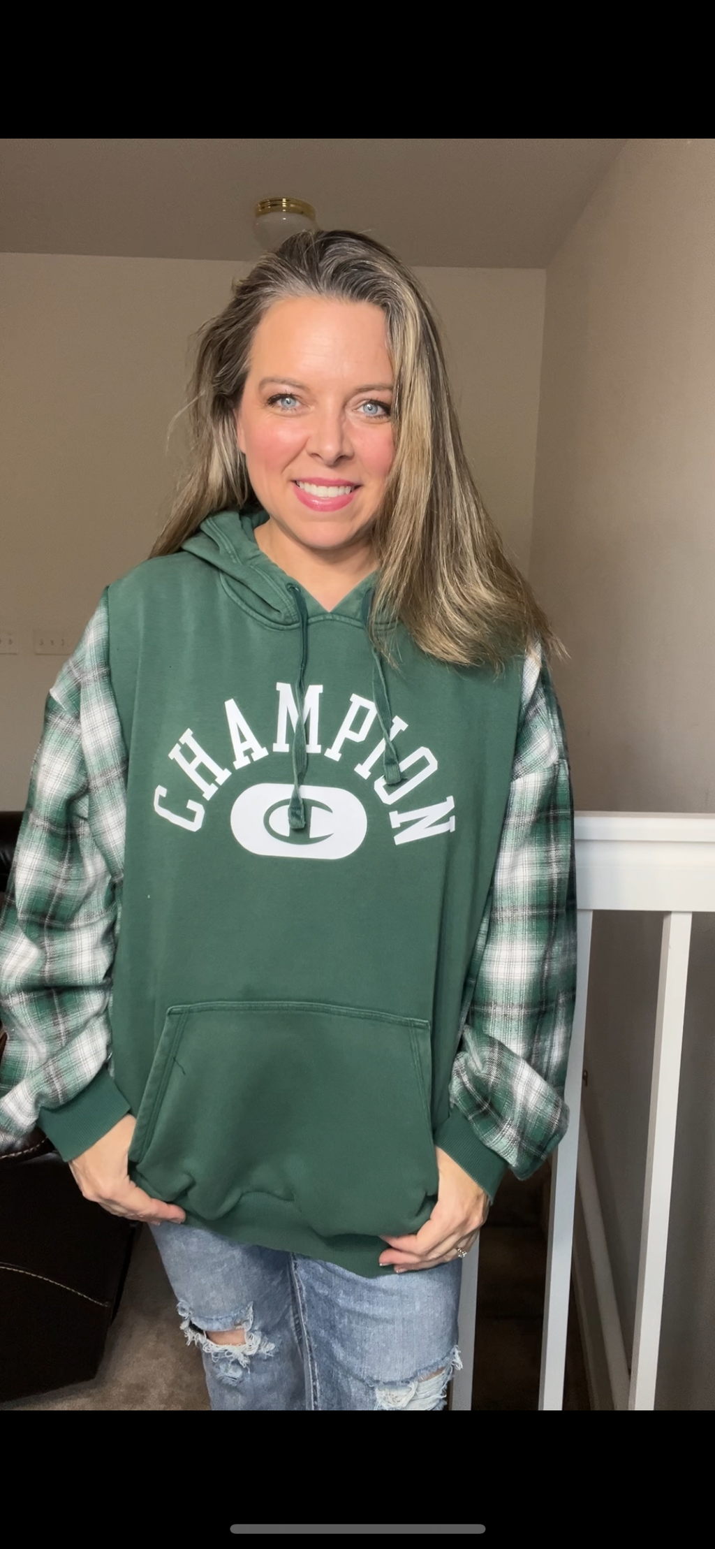 Upcycled Champion green – women’s 1X – midweight sweatshirt with flannel sleeves￼